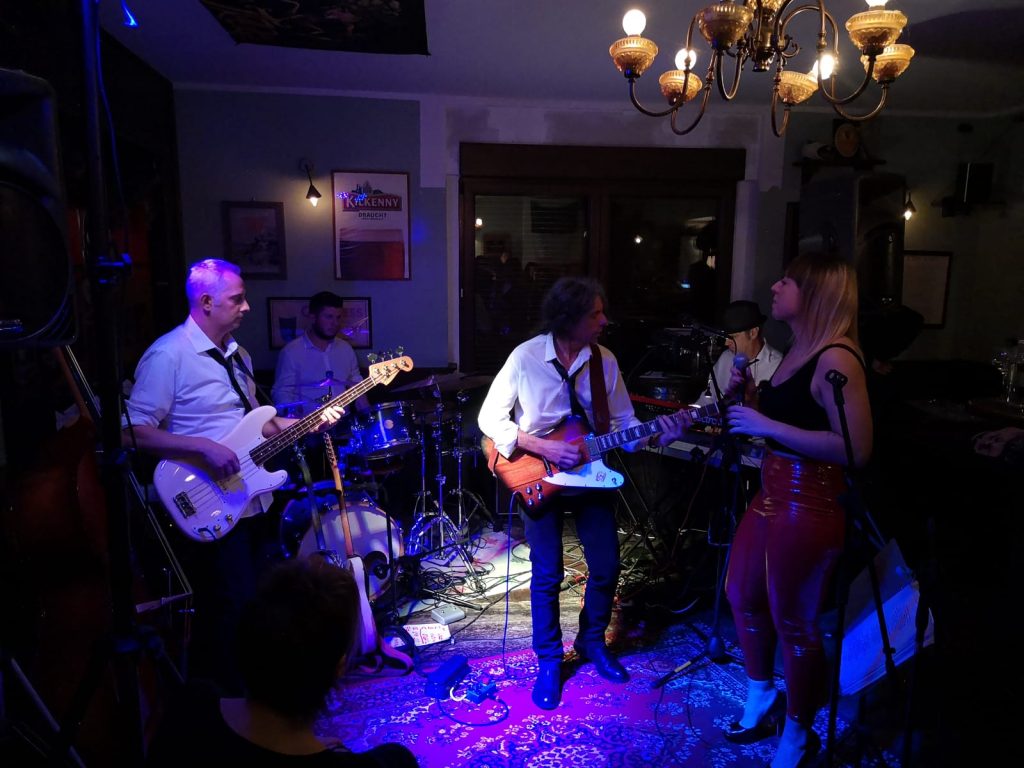 RED APPLE LIVE Al Rifugio