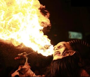 Grande sfilata Krampus a Pontebba Grande sfilata Krampus a Pontebba