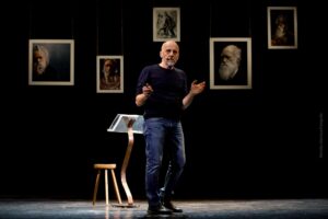 “ANTENATI – the grave party” di e con MARCO PAOLINI – Festival FRATTEMPI/3