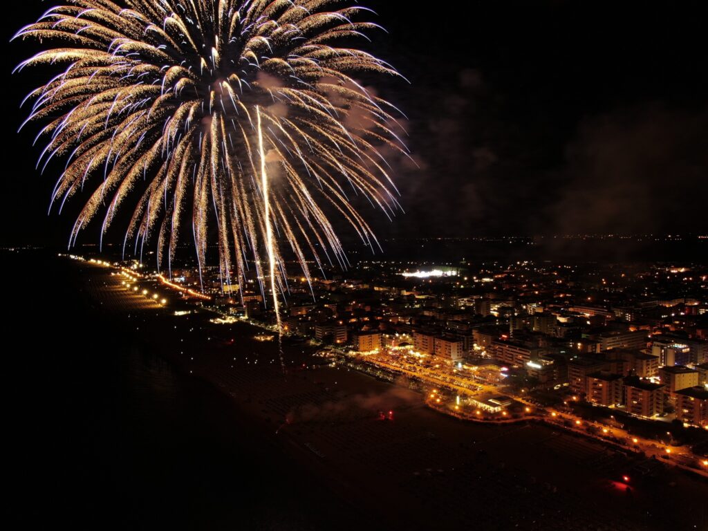 Spettacolo Pirotecnico di giugno - EventiFVG.it