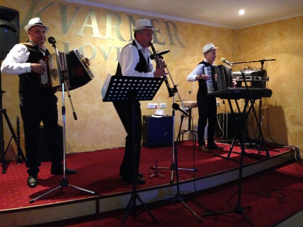 POLETJE V IZOLI: TRIO LIPA - EventiFVG.it